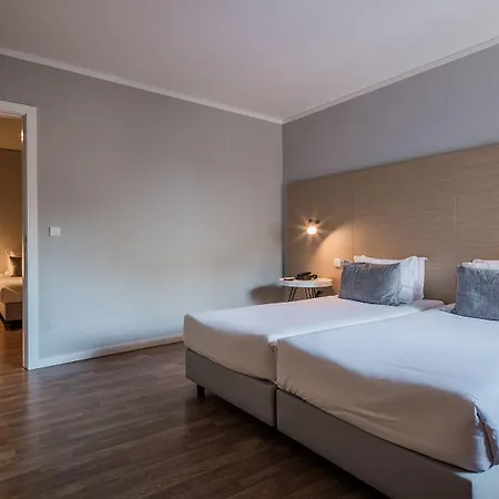 מלון Cliphotel 3*
